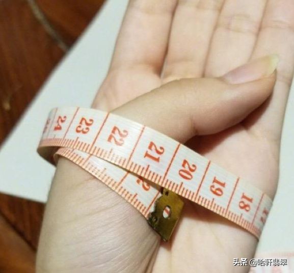 圈口越大手镯越贵么,翡翠圈口大是什么意思