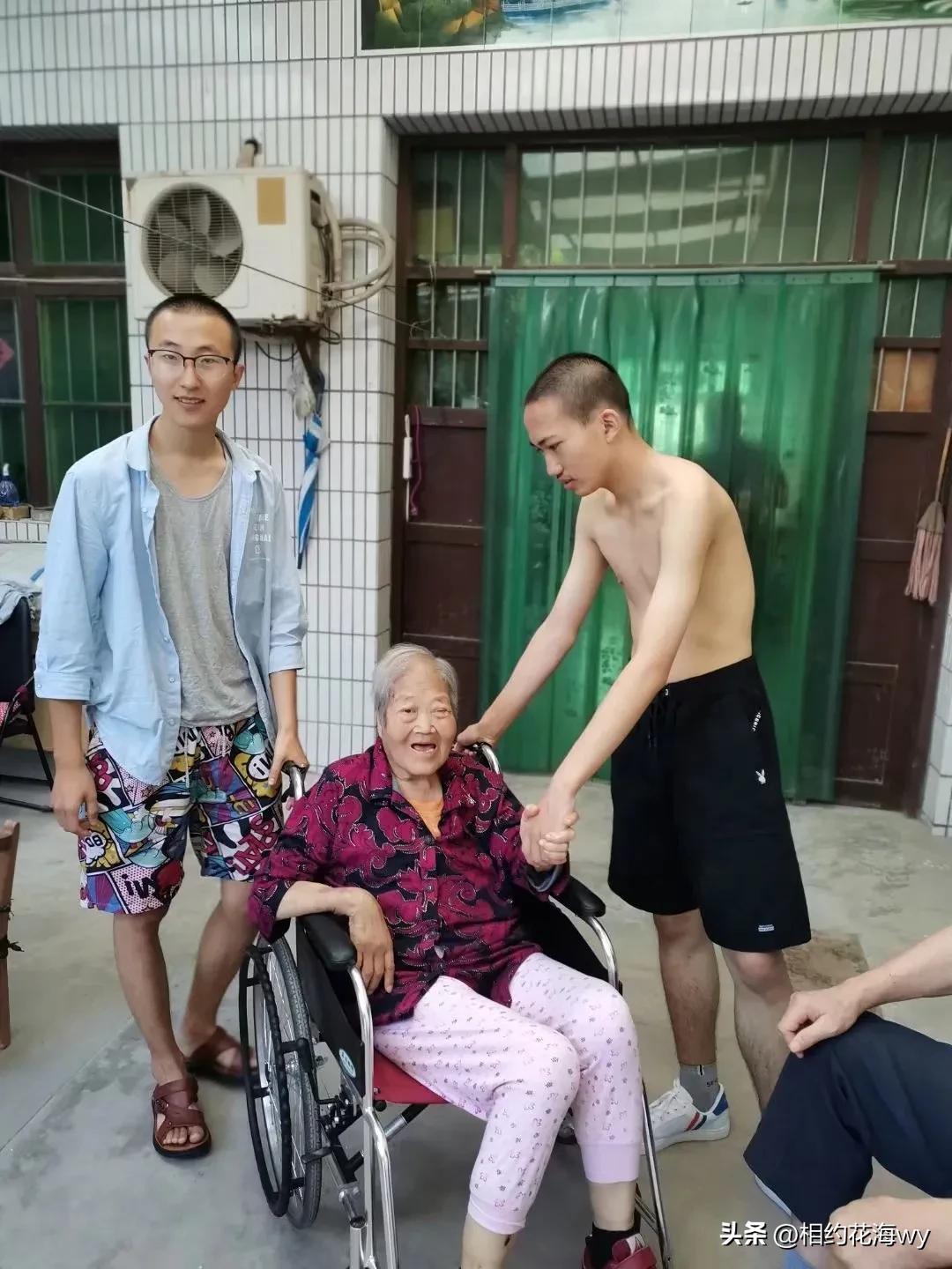 母亲素描速写,母亲素描视频