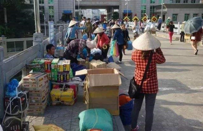 丈夫患癌妻子不离不弃完整版,丈夫癌症富家女不离不弃