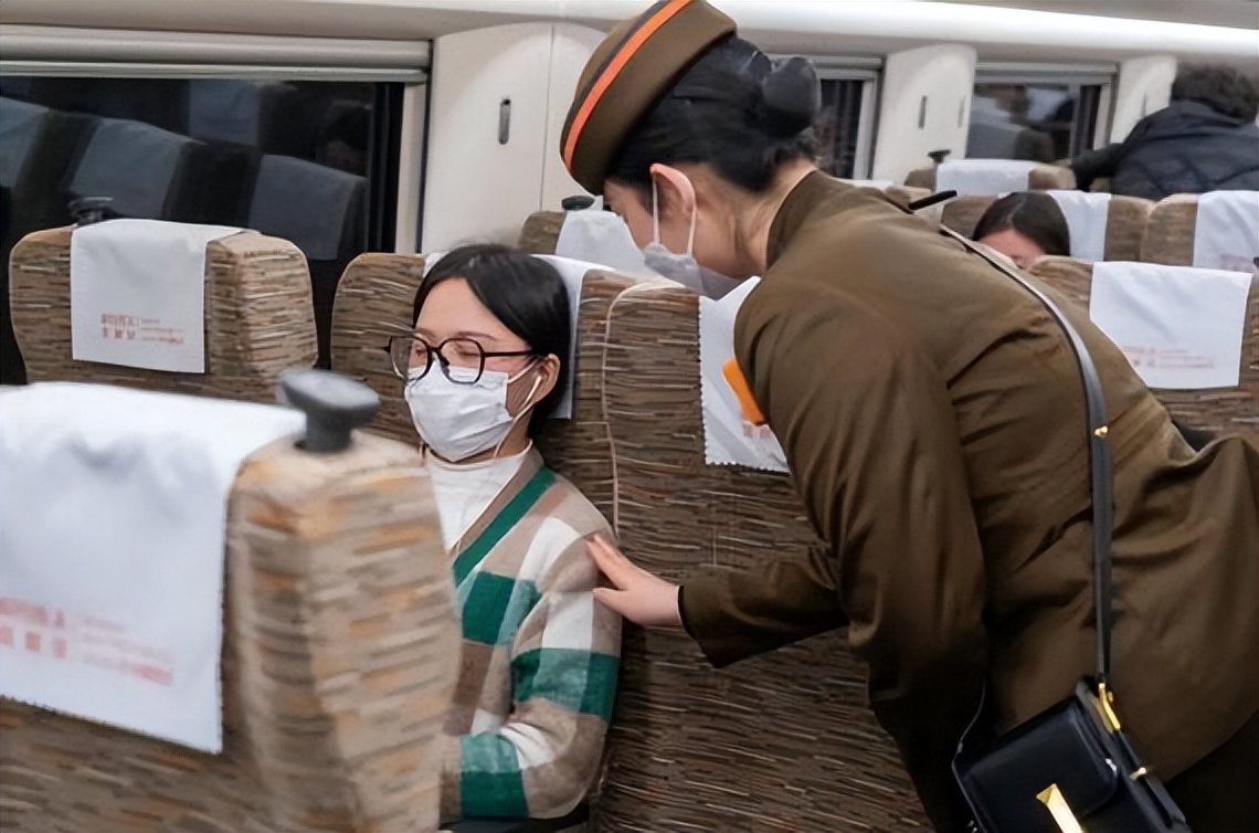 株洲火车上小男孩惹怒黄先生遇袭后选择原谅但呼吁家长管教孩子