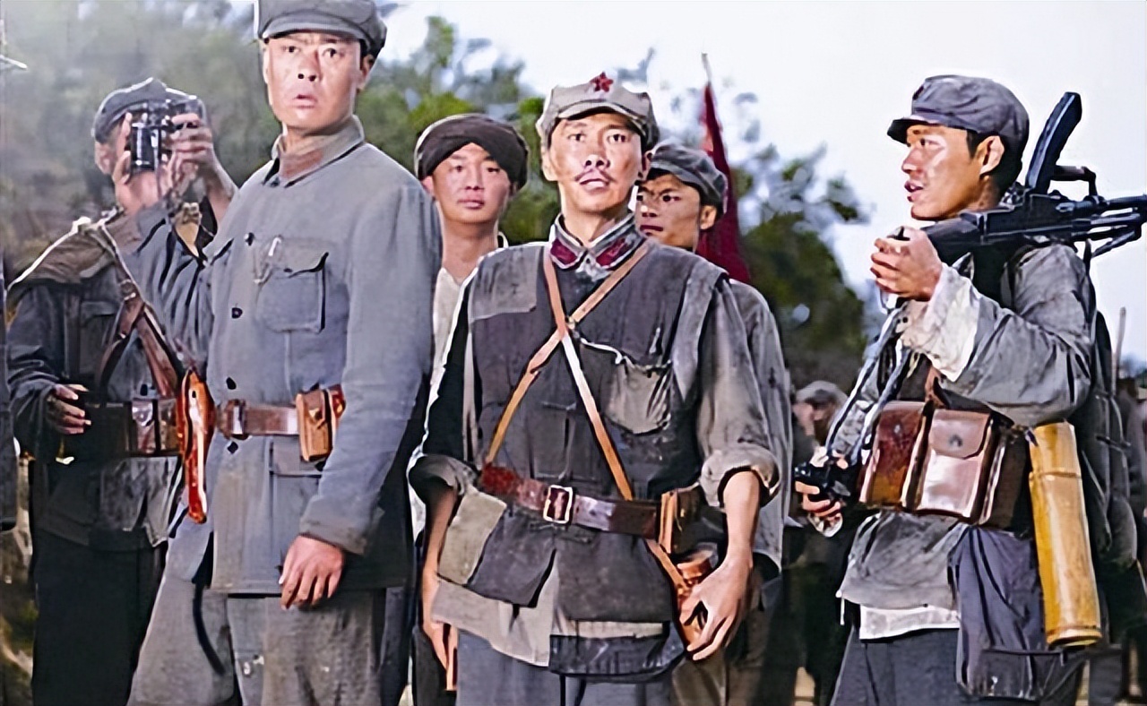 团长因伤吐血，毛主席关心道：用小毛驴骨煨汤补一补，钱不够我出