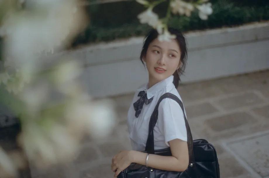 校园女同学校服写真,校服清纯照片