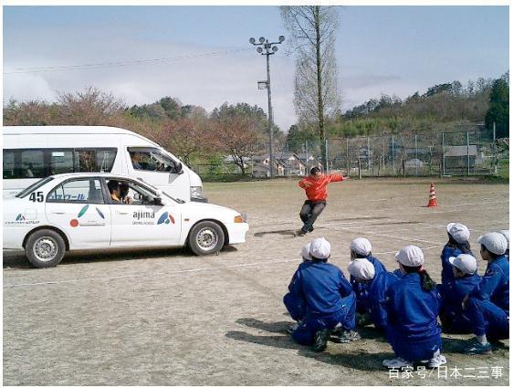 当坏人闯入校园安全教育平台,安全教育平台坏人来到学校