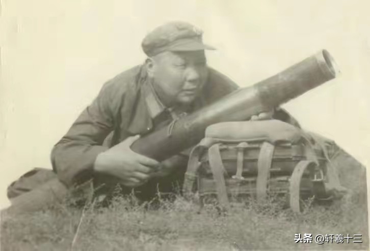 “迫击炮神”少将赵章成，炮弹放辣椒，射击前拜佛到底是不是真的