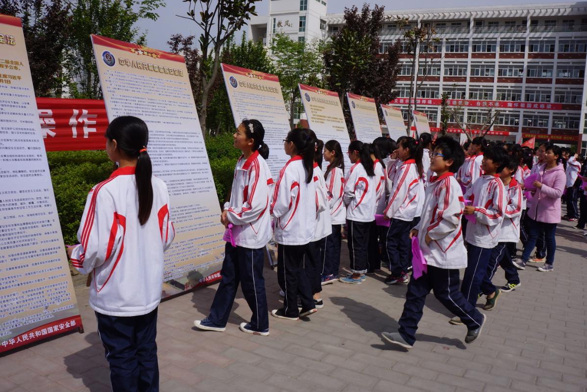 13岁女孩怀孕，法医DNA鉴定与副校长吻合，判刑七年后竟然是冤案