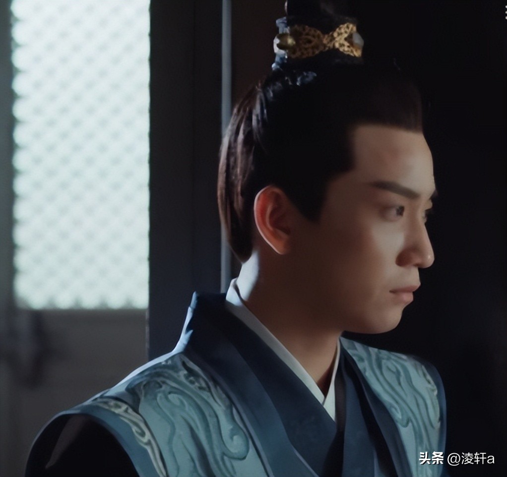 装傻30余年,被宦官当成痴呆扶上皇位,一道圣旨让他们后悔不已