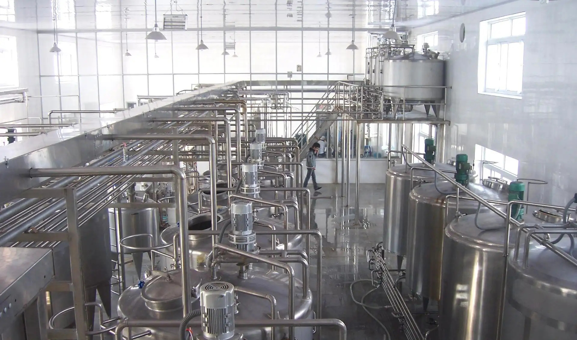 科技与狠活？脱脂牛奶是啥？相比于全脂牛奶，脱脂牛奶是智商税吗