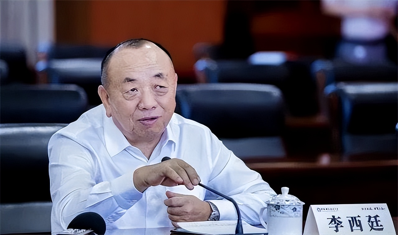 他17岁上清华，29岁辞职创业，疫情期间日赚1亿，如今身家1291亿