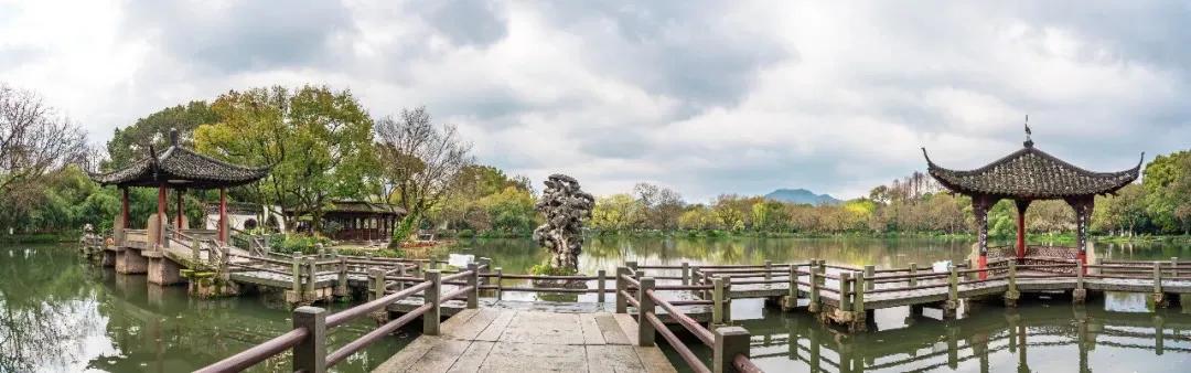 杭州西湖大雪纷飞,杭州西湖风景名胜区