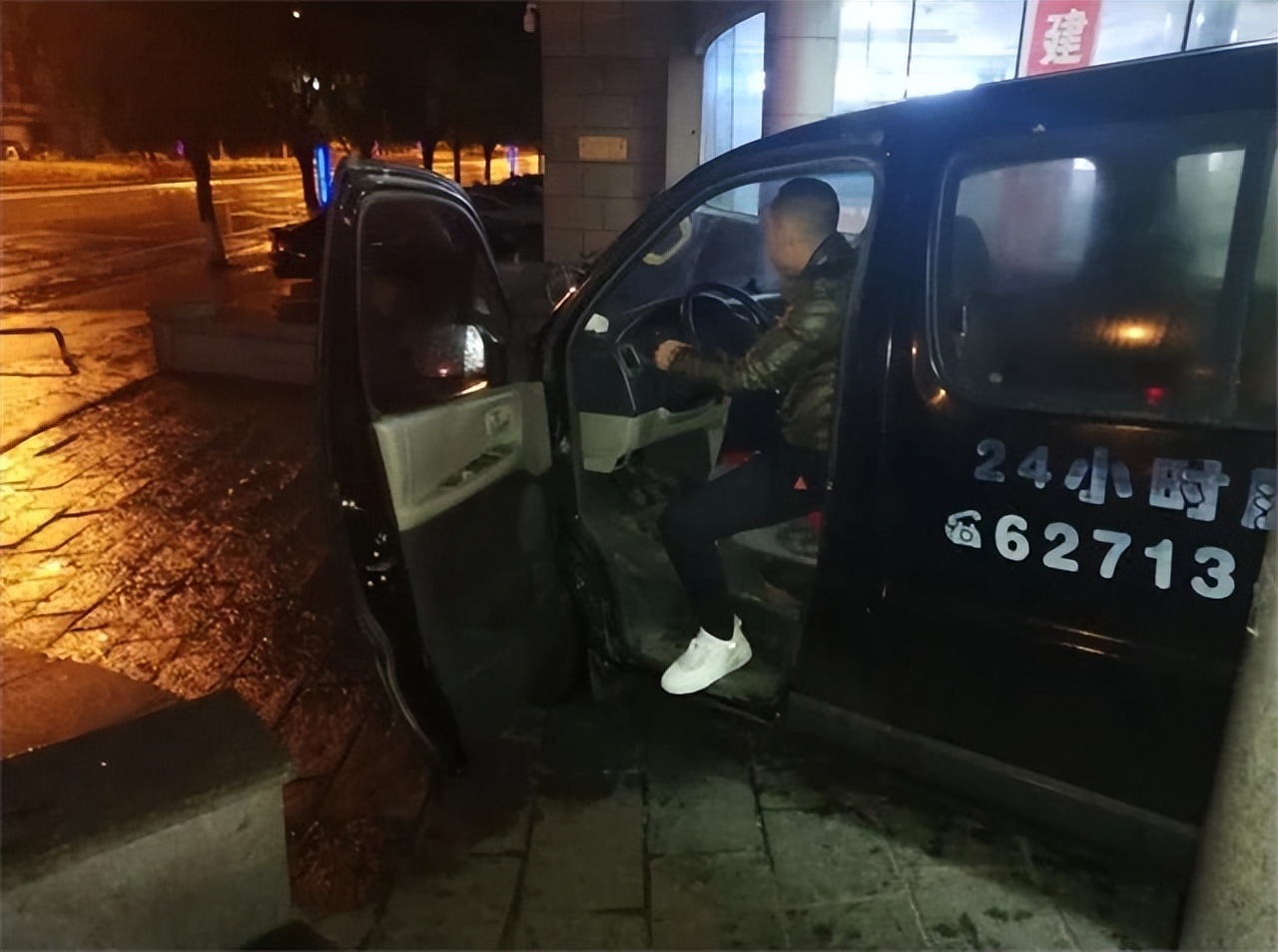 接尸人王亮,王亮殡仪馆接尸人收入怎么样