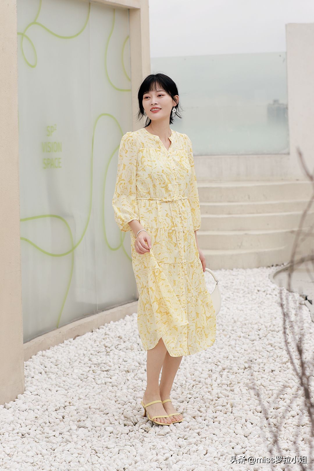 适合旅游连衣裙高级感秋季,出游连衣裙高级感穿搭轻奢