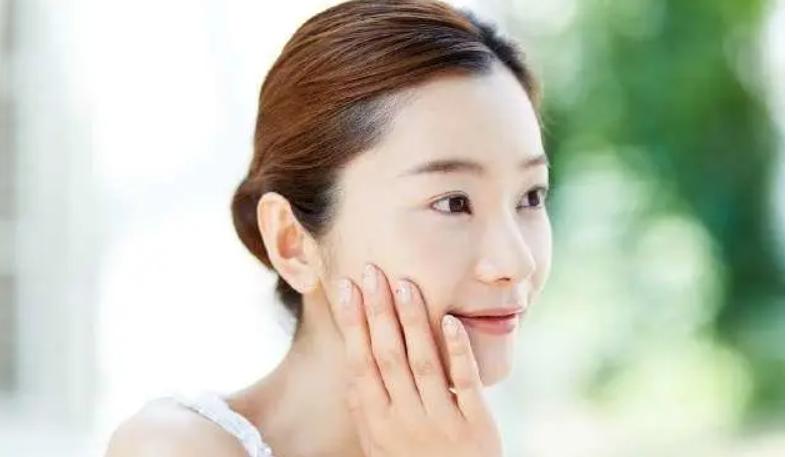 黄皮女生美白的正确思路,让黄皮变白的护肤方法是什么