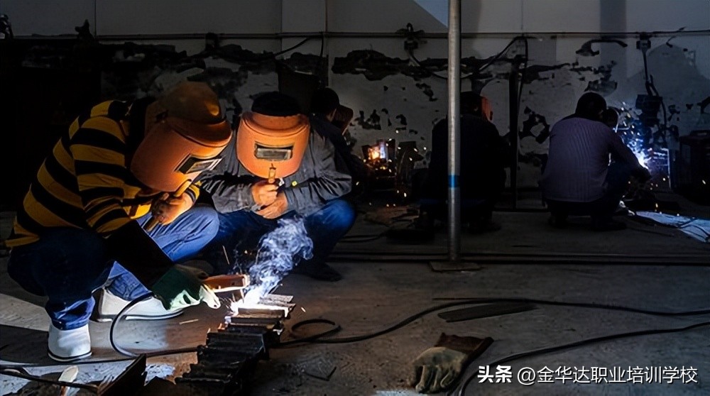 电焊焊接技术培训学习,电焊学员培训视频