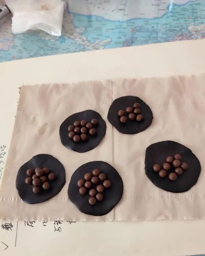 弱者只会抱怨而强者只会适应环境,人要对自己好一点幽默搞笑图片