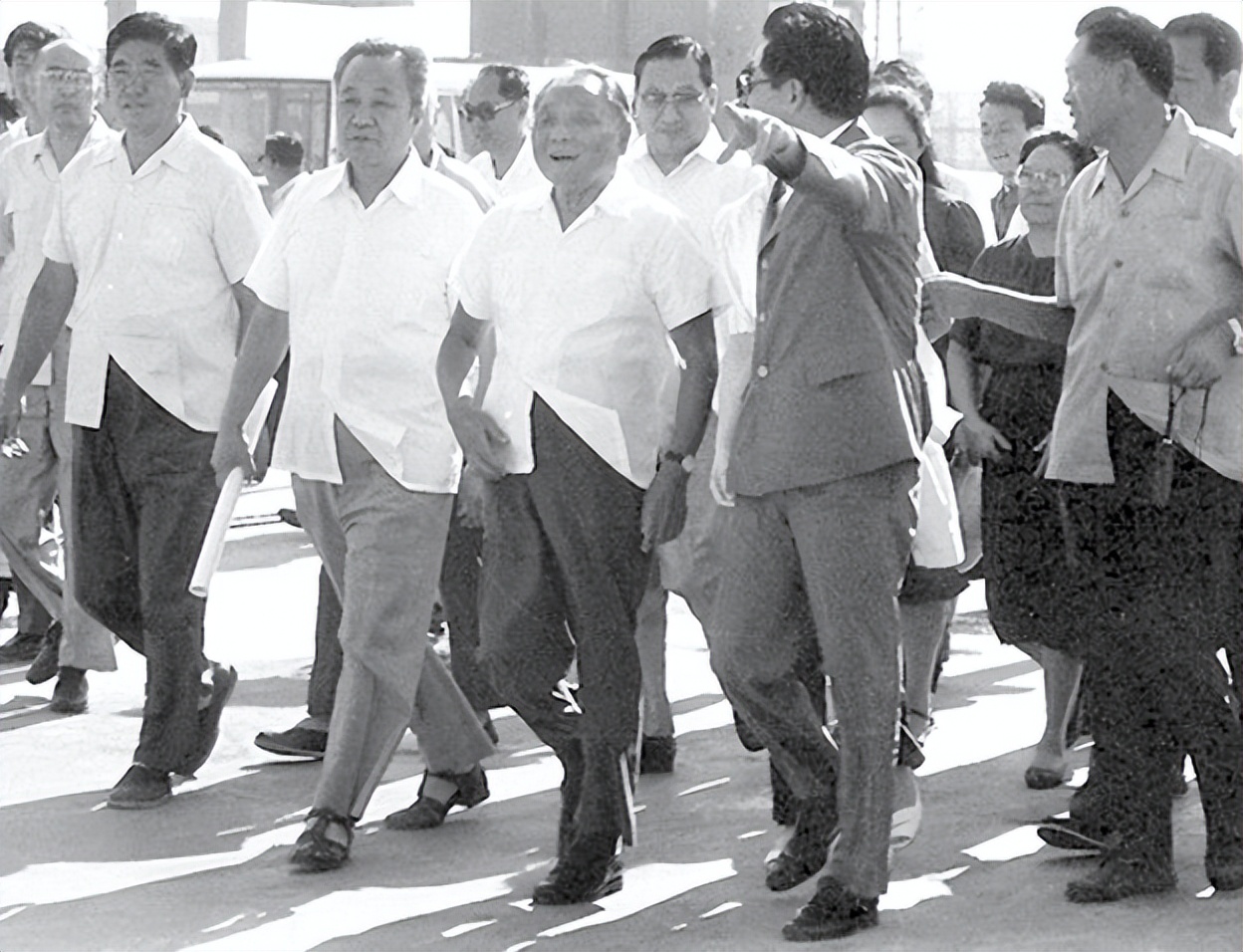 夏利光辉岁月车型,夏利汽车还有哪些亮点