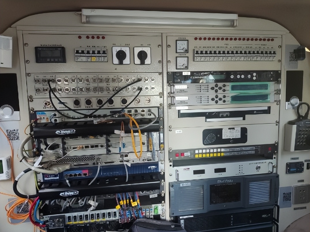 动中通天线优势,动中通卫星相控阵天线的缺点