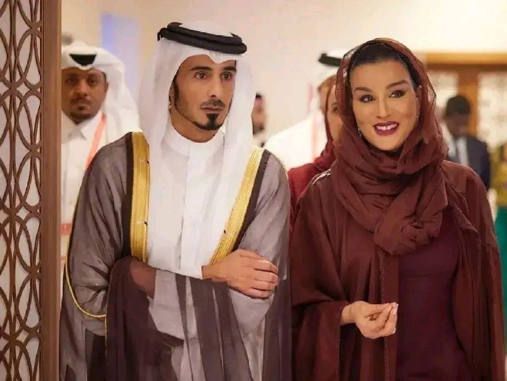 梅西夺冠穿的黑袍是什么意思,梅西世界杯冠军黑袍是什么