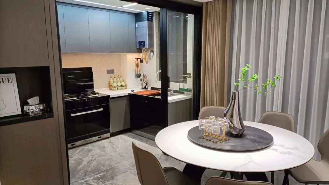 简约装修温馨厨房图片欣赏,家庭小厨房装修设计效果图