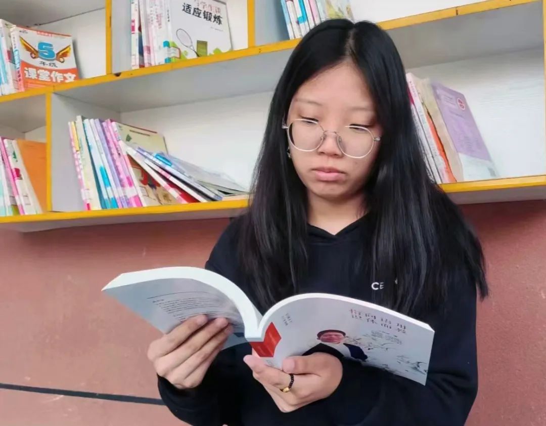 读书丰底蕴清气溢师心——临渭区胜利小学语文组教师读书分享活动