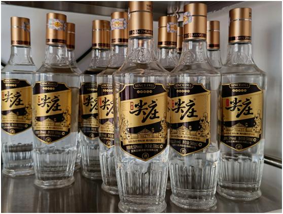超市3大倒霉酒，全是100%纯粮佳酿，却因太便宜在货架上积灰
