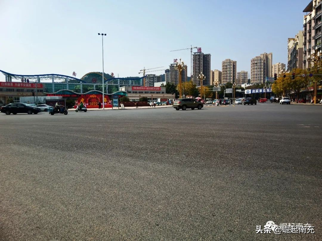 2021全国十大舒适之城南充视频,十大舒适之城南充亮相成都