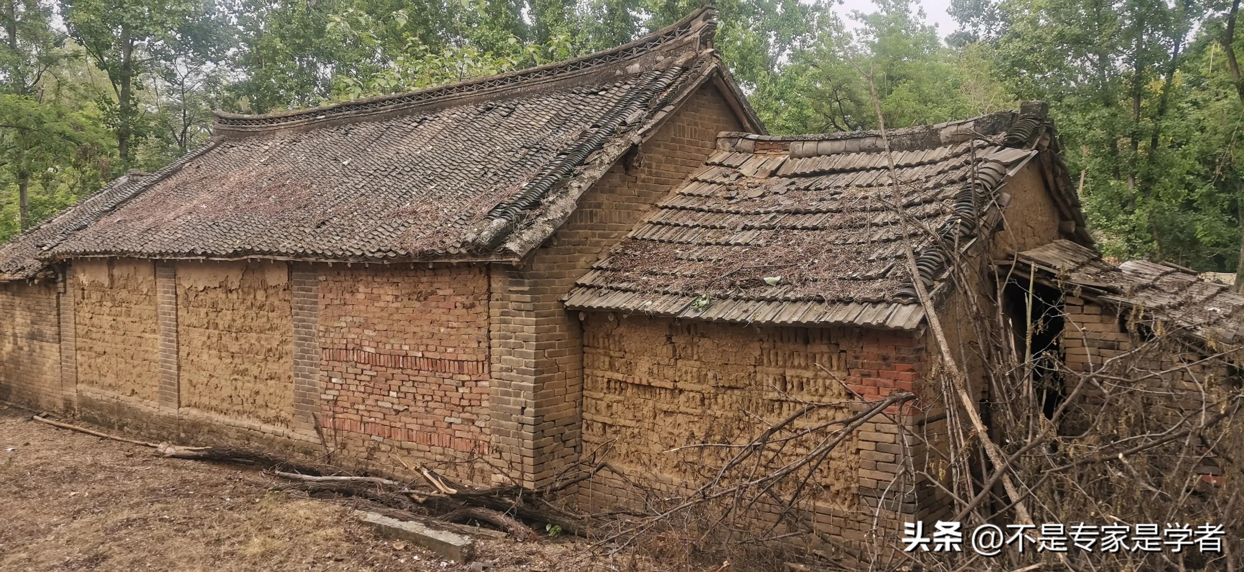 山东与河南版图有一个狭长地带,三省交界的地方河南安徽山东