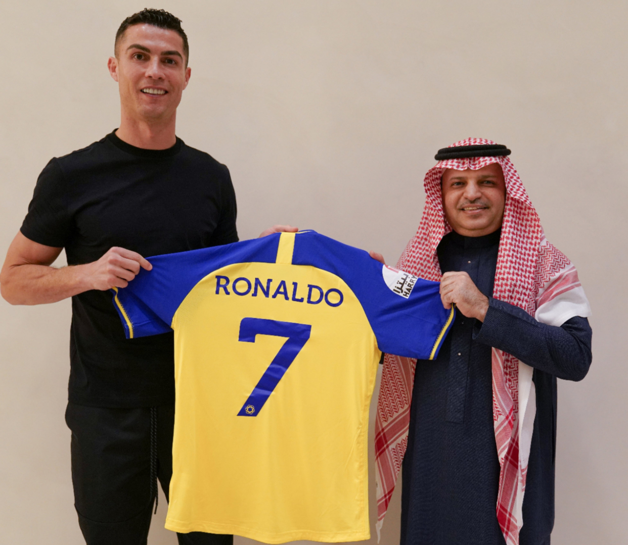 c罗重返皇家马德里比赛,足坛疯狂一夜