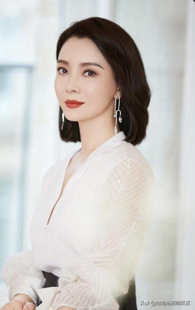 中国广场舞大妈发型,中国大妈穿旗袍