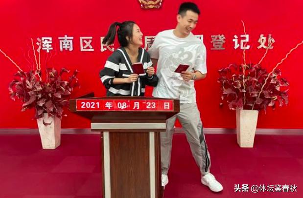 郭艾伦与女友,郭艾伦跟女友三亚游玩