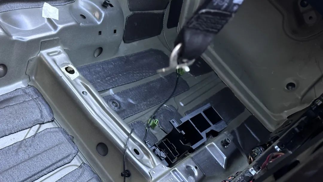 r36翻新改造全过程,大众r36这么老的车怎么还卖这么贵