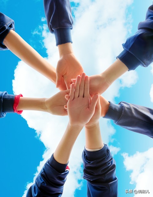 儿子当年没考上高中，现在假期从上海返回昆明，购买了两套房