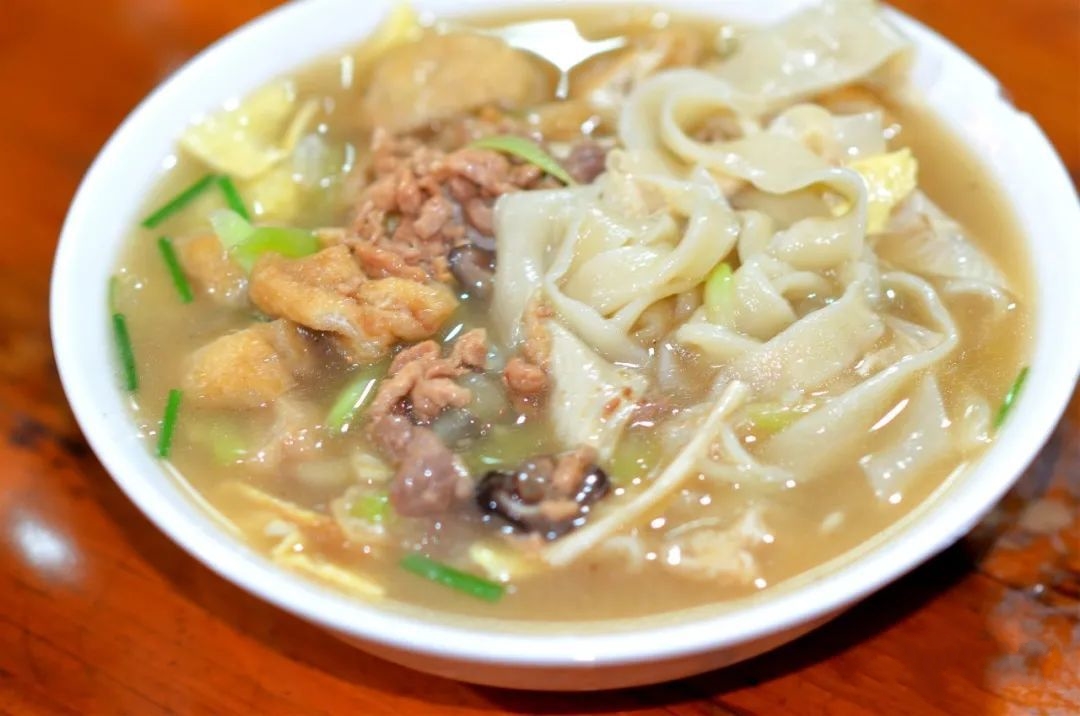 会吃的人都知道，浙江真正好吃的美食不在杭州，而是在这三座小城