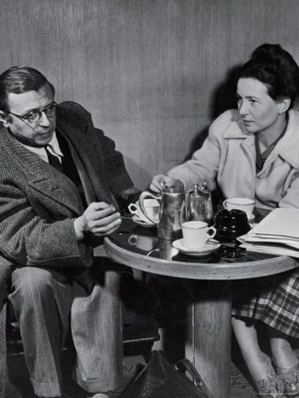 女性特质应该被定义吗,女性不是天生的而是后天被塑造的