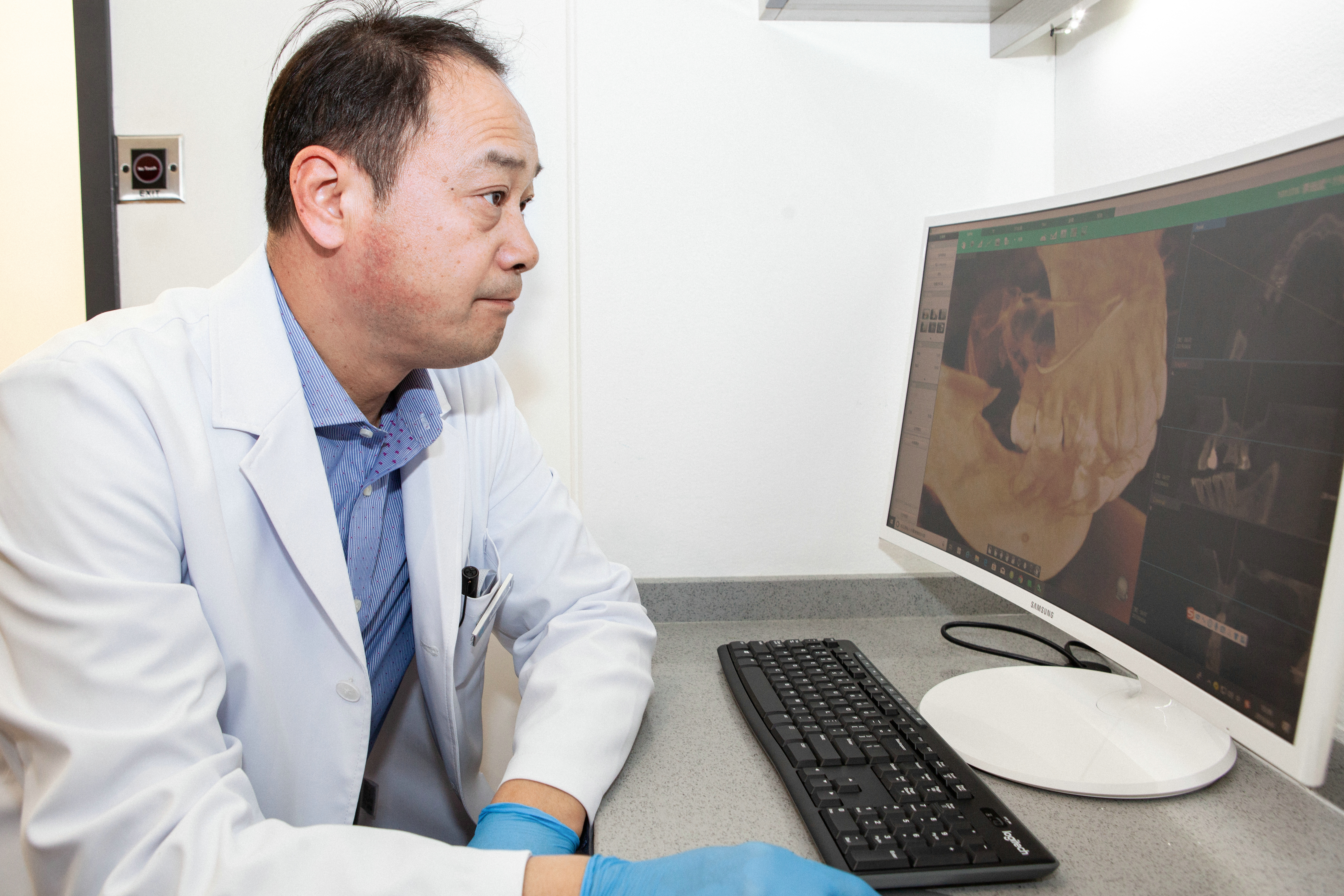 换新牙刷刷牙疼牙龈出血,牙疼牙龈出血有什么土方法