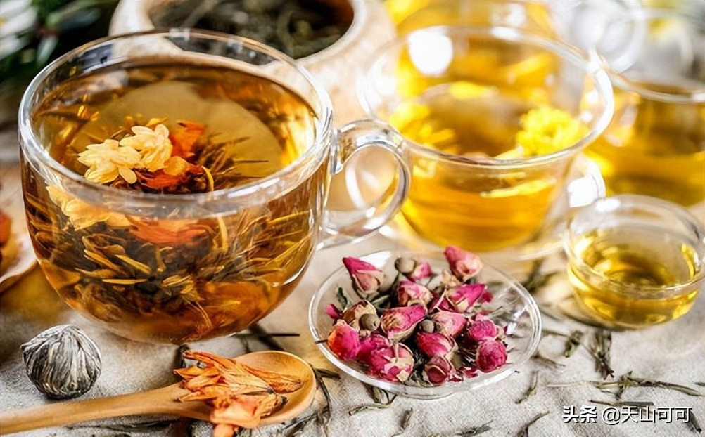 夏天冷泡菊花茶推荐,夏天喝菊花加冰糖