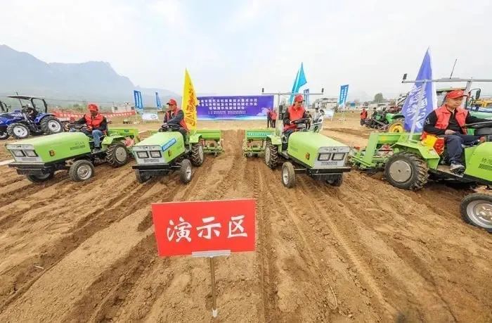 农机助耕种田视频,慧种田农机微课堂