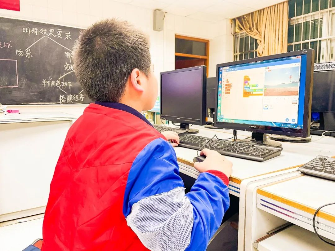 东莞市塘厦镇林村小学校园,东莞市塘厦镇林村小学