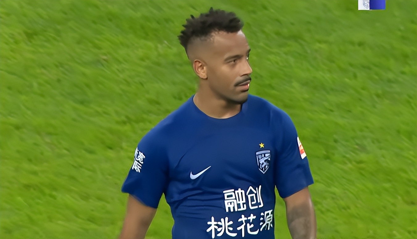 1-1！中超精彩大战：25犯+8黄+中框+救险+冲突，4万人见证