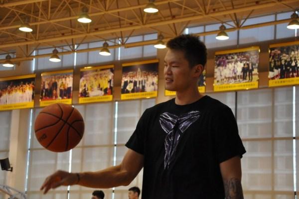 中国男篮历史最佳一阵小前锋孙军,孙军和朱芳雨谁厉害