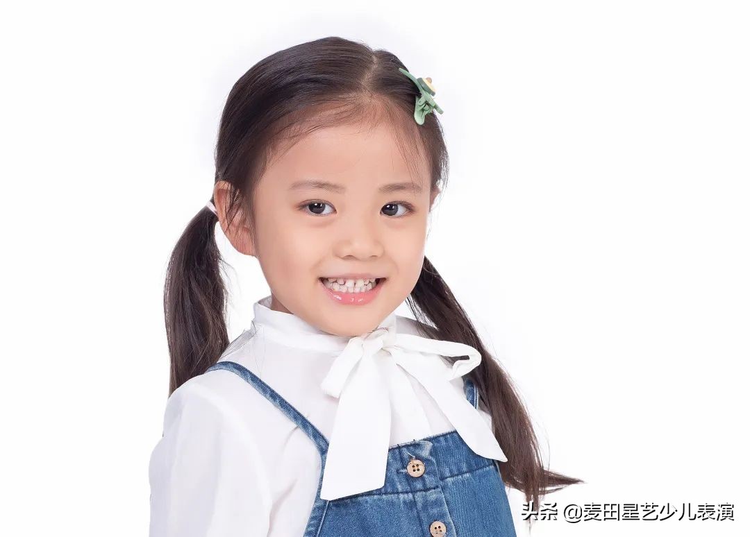 美团外卖换新logo!麦田星艺刘嘉赫、周子淇出演美团外卖宣传片