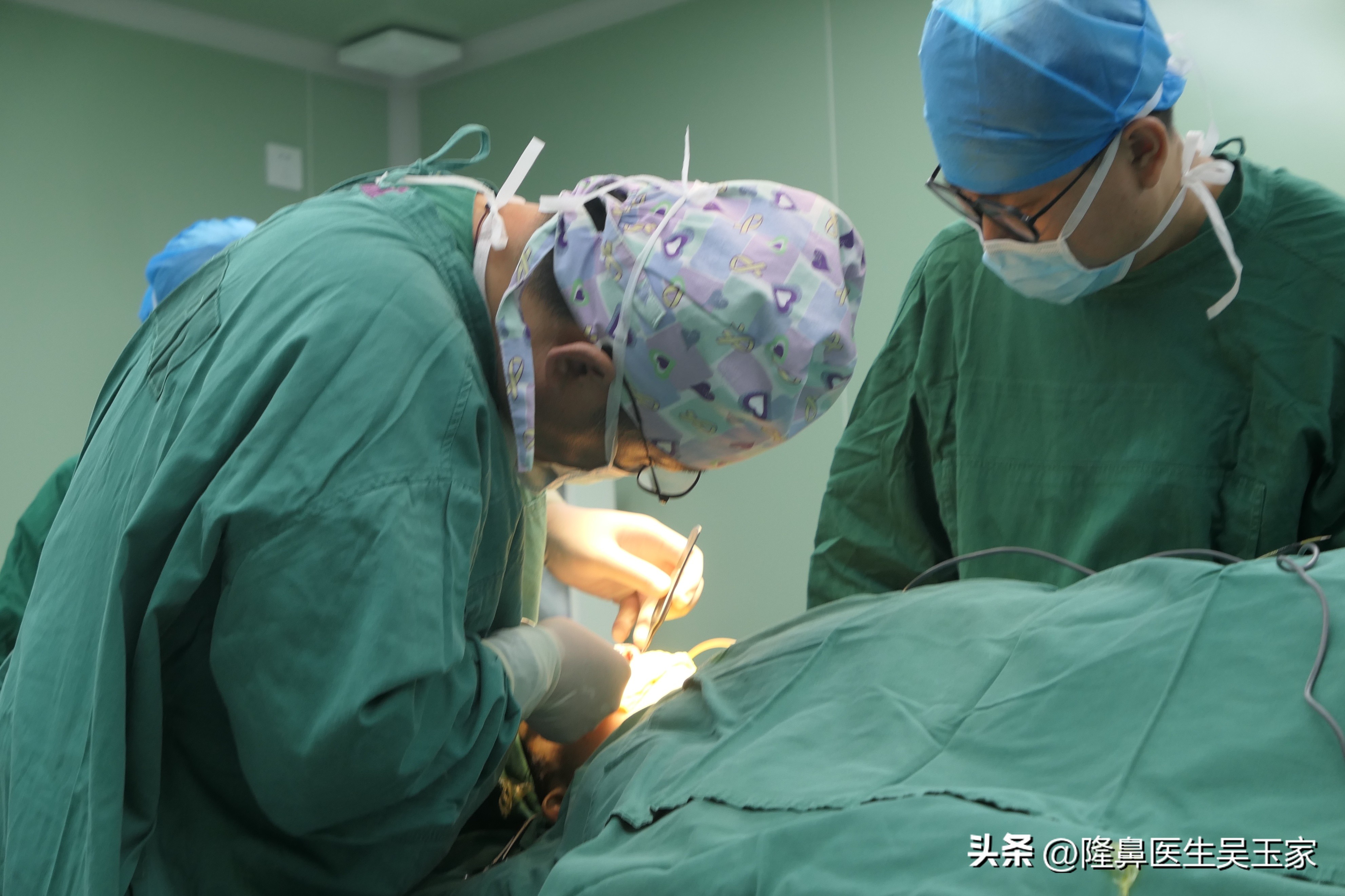 10几年前做的鼻子需要修复吗,35岁做哪种鼻子最好