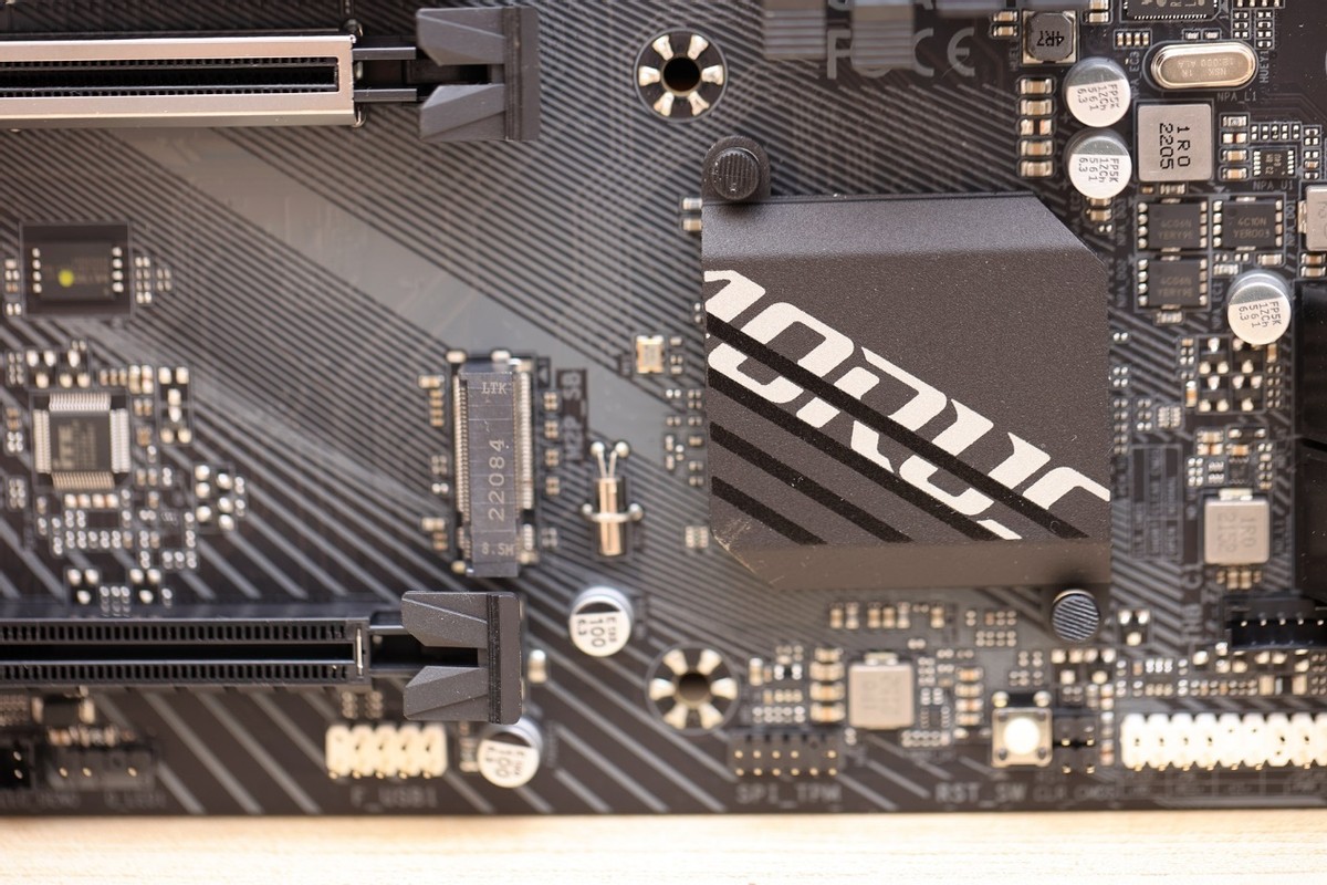 技嘉b660m小雕bios升级13代,技嘉b660maoruselite小雕评测