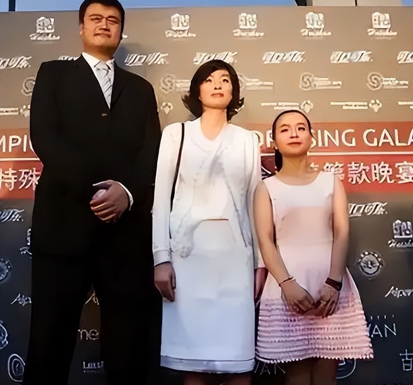 姚明和他11岁的女儿照片,姚明他媳妇儿叶莉父母身高