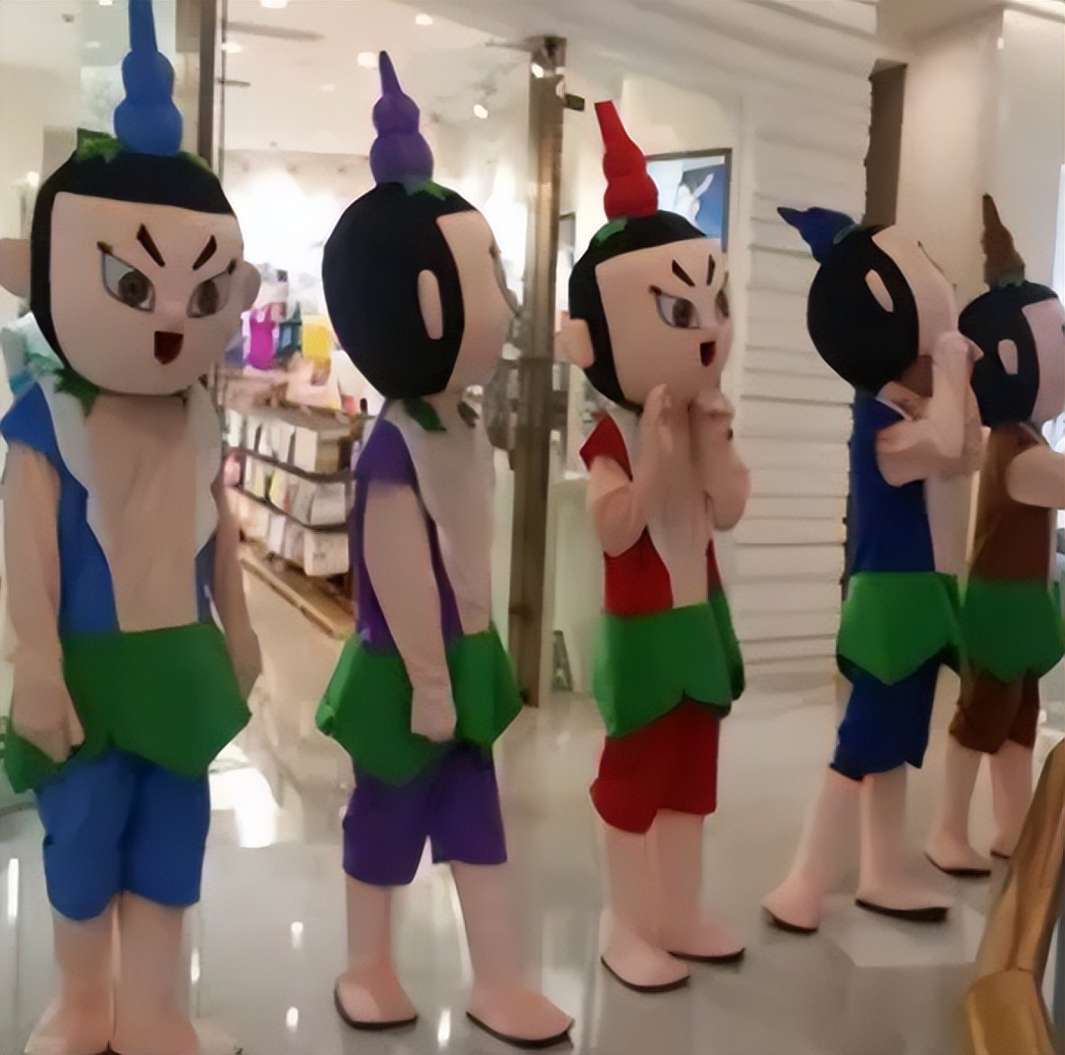 16岁卖青蛙,创业摆摊卖青蛙