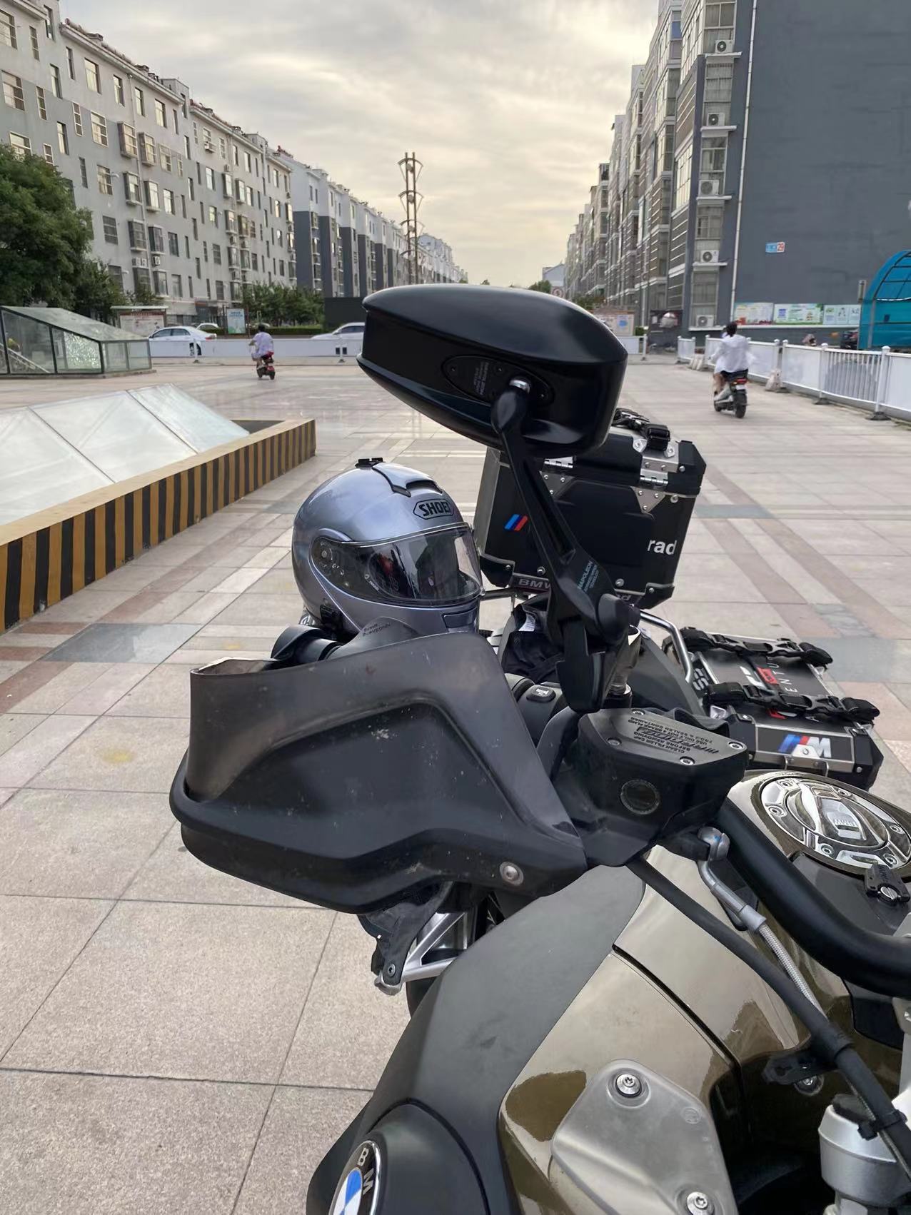 宝马1250adv四十周年纪念版反光镜,宝马1250adv反光镜拆卸