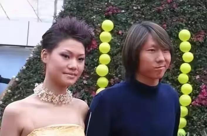 国足太太团郑智老婆,国足太太团的老婆