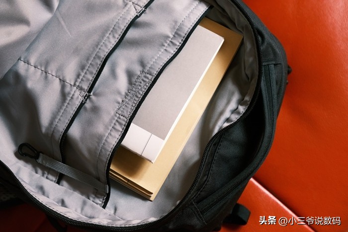 多特学生书包视频,多特背包背娃