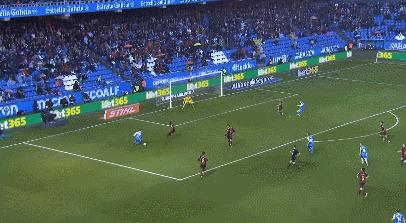 佩雷斯比赛进球纪录,佩雷斯凌空射门被扑出