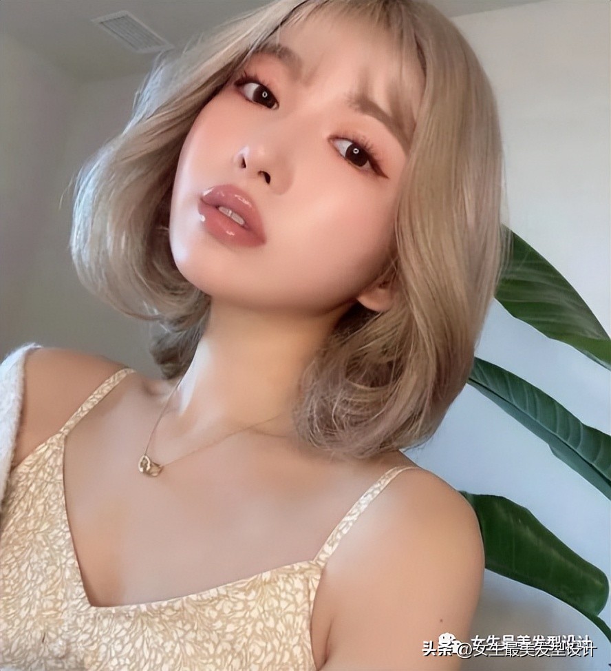 烫短发内扣的步骤,烫外翻内扣卷发教程短发