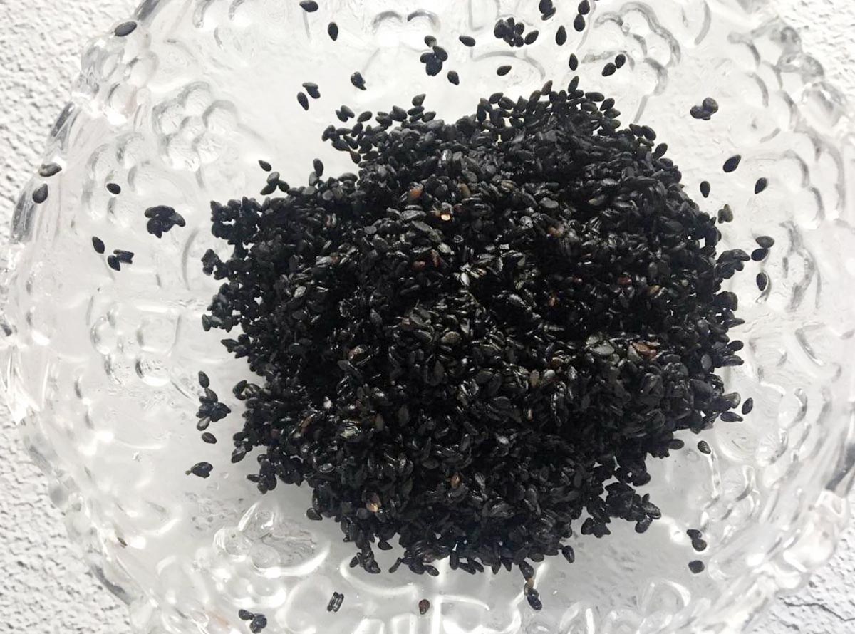 女性黑眼圈好重吃什么可以调理,女人补黑眼圈最好的食物